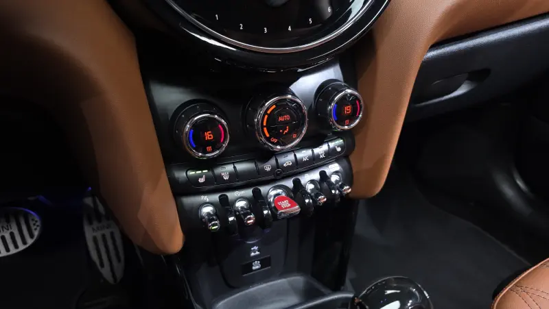Mini Hatch