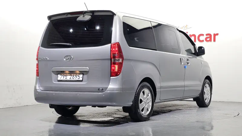 Hyundai Grand Starex