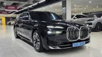 BMW i7