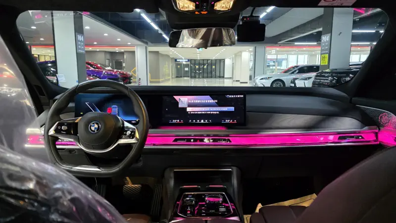 BMW i7