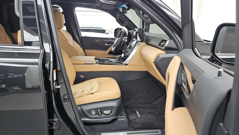 Lexus LX570