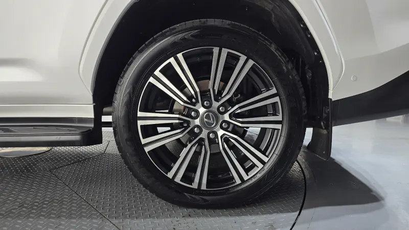 Lexus LX570