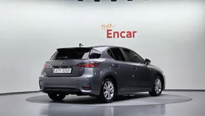 Lexus CT200h