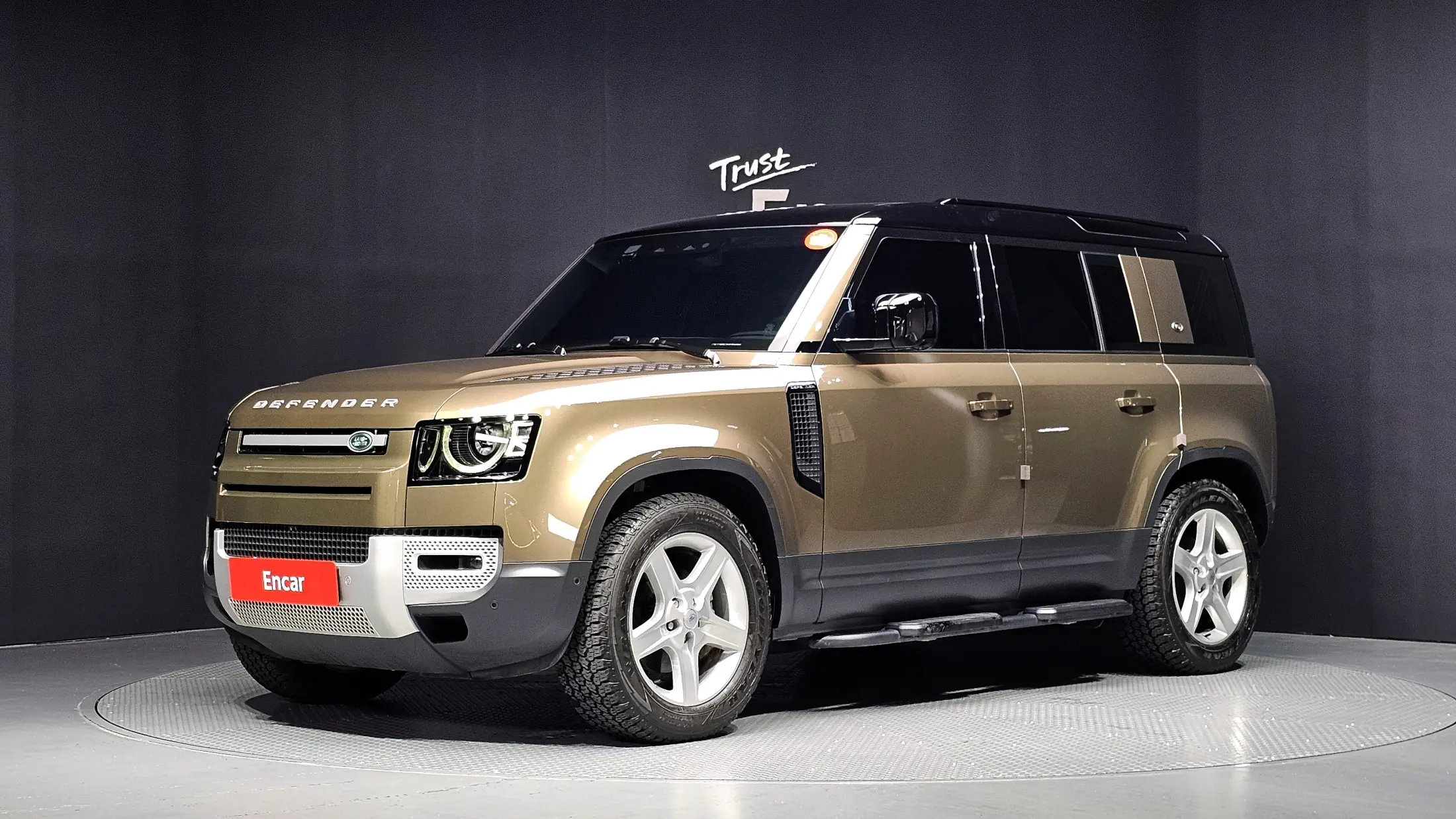 Land Rover Defender 2021