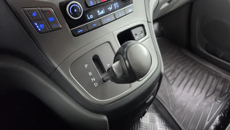 Hyundai Grand Starex
