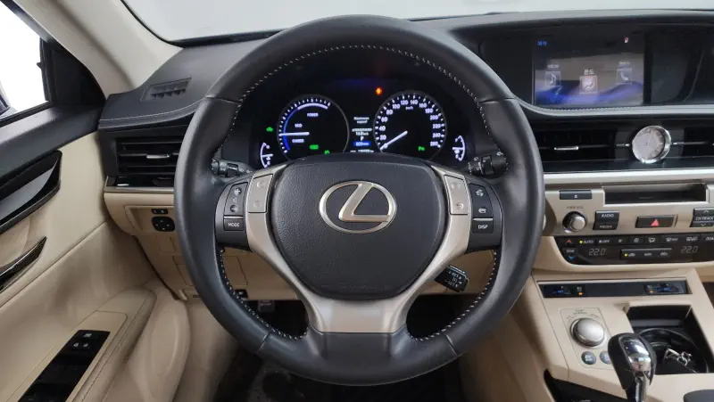 Lexus ES300h