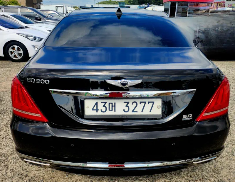 Genesis EQ900