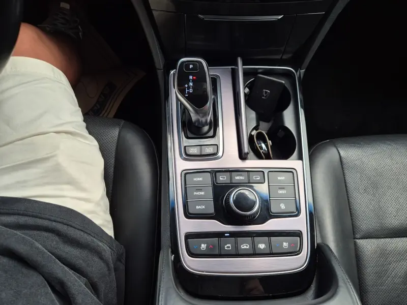 Hyundai Equus