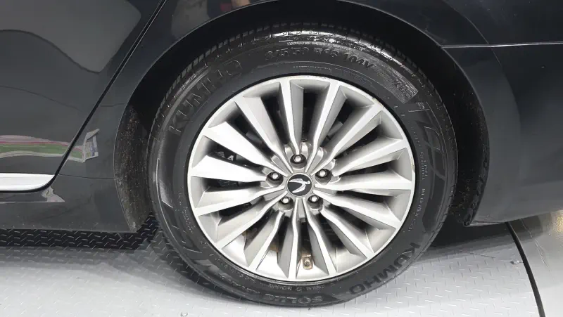 Hyundai Equus