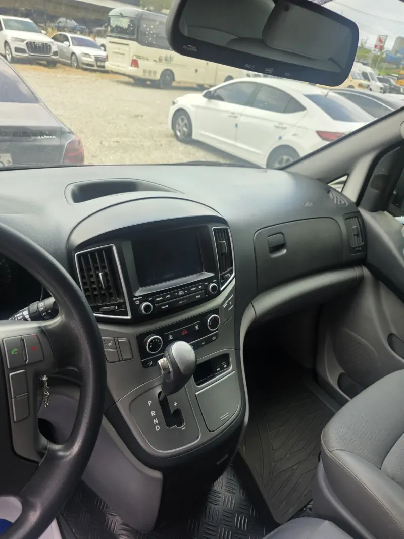 Hyundai Grand Starex