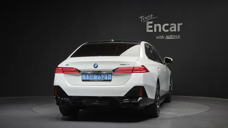 BMW i5