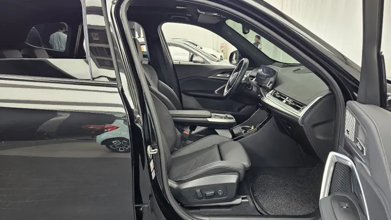 BMW iX1
