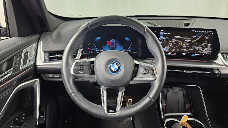 BMW iX1