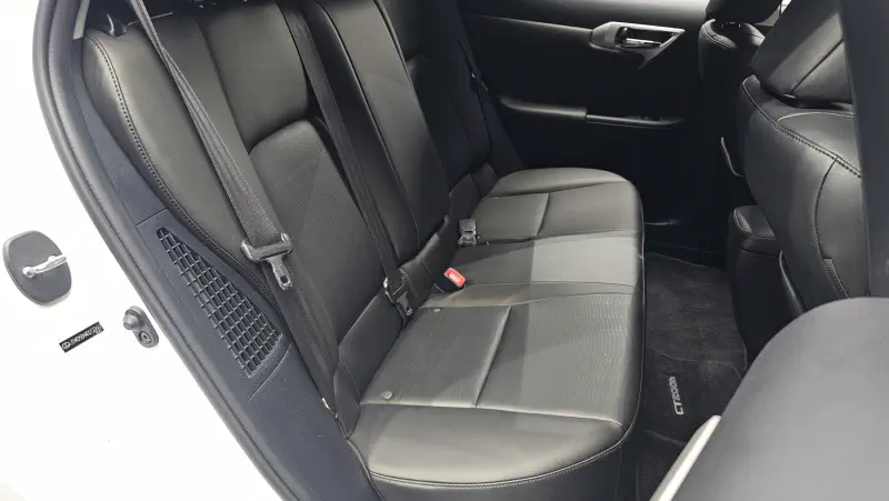 Lexus CT200h