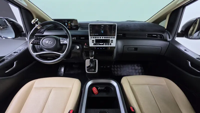 Hyundai Staria