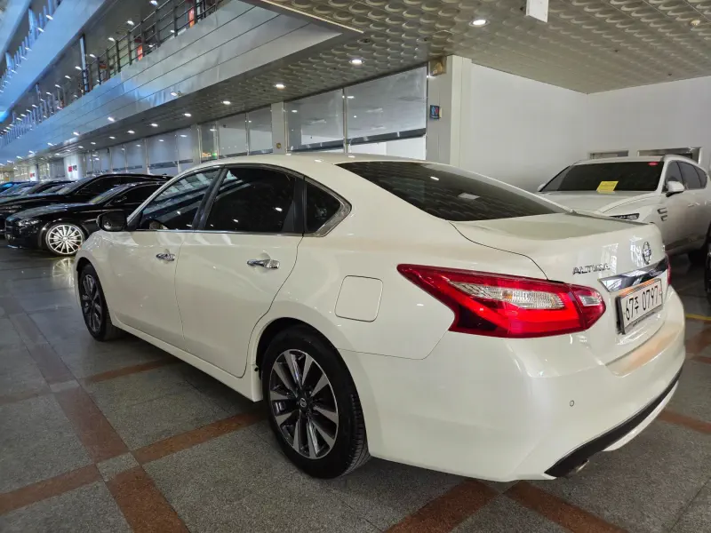 Nissan Altima