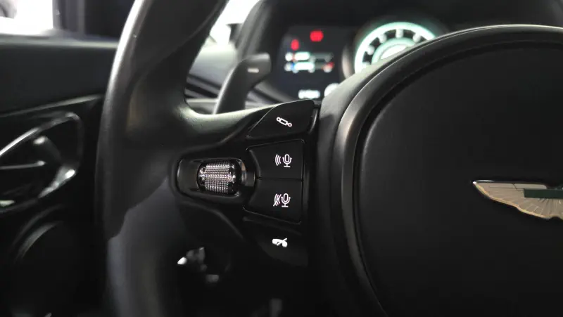 Aston Martin DB11