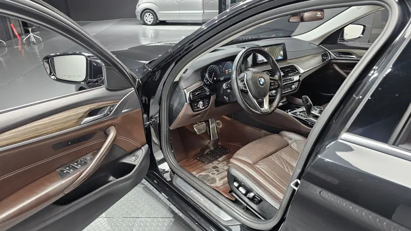 BMW 5-Series