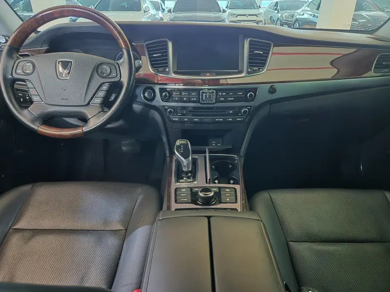 Hyundai Equus