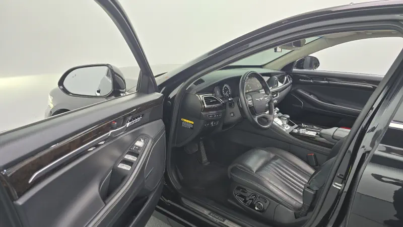 Genesis G90