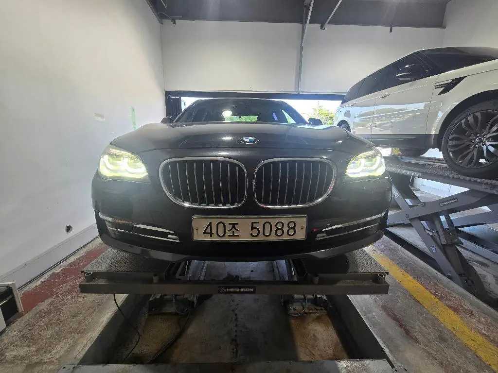 BMW 7-Series 2013