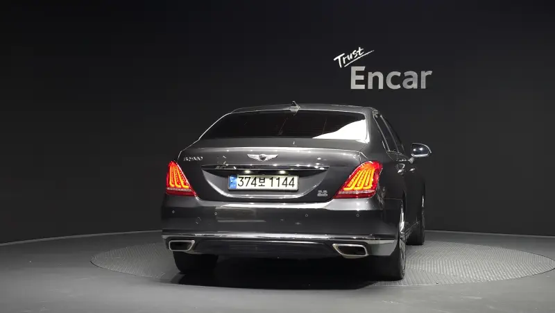 Genesis EQ900