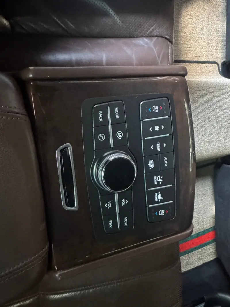 Hyundai Equus
