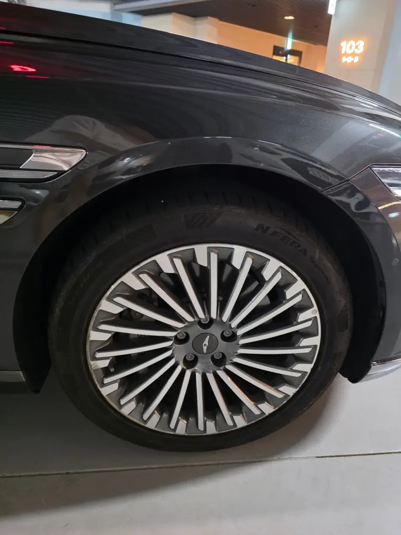 Genesis Electrified G80