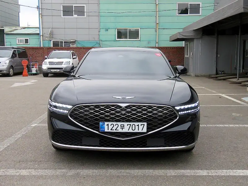 Genesis G90