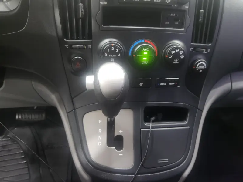 Hyundai Grand Starex