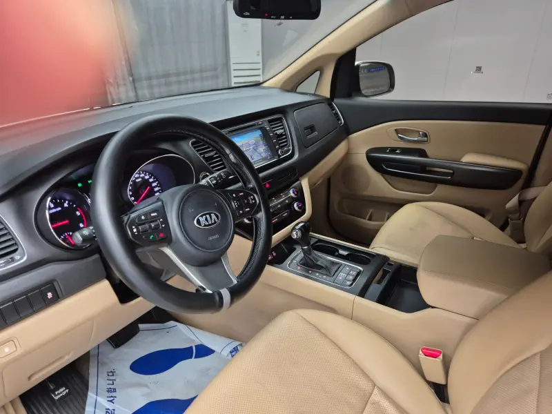 Kia Carnival