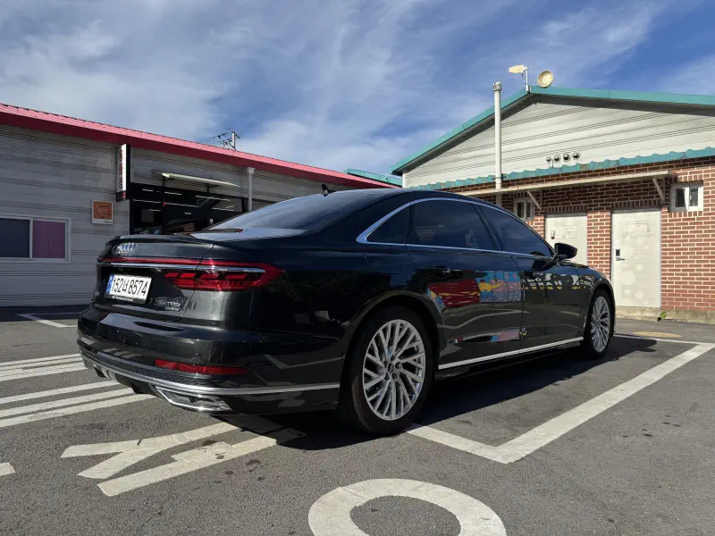 Audi A8
