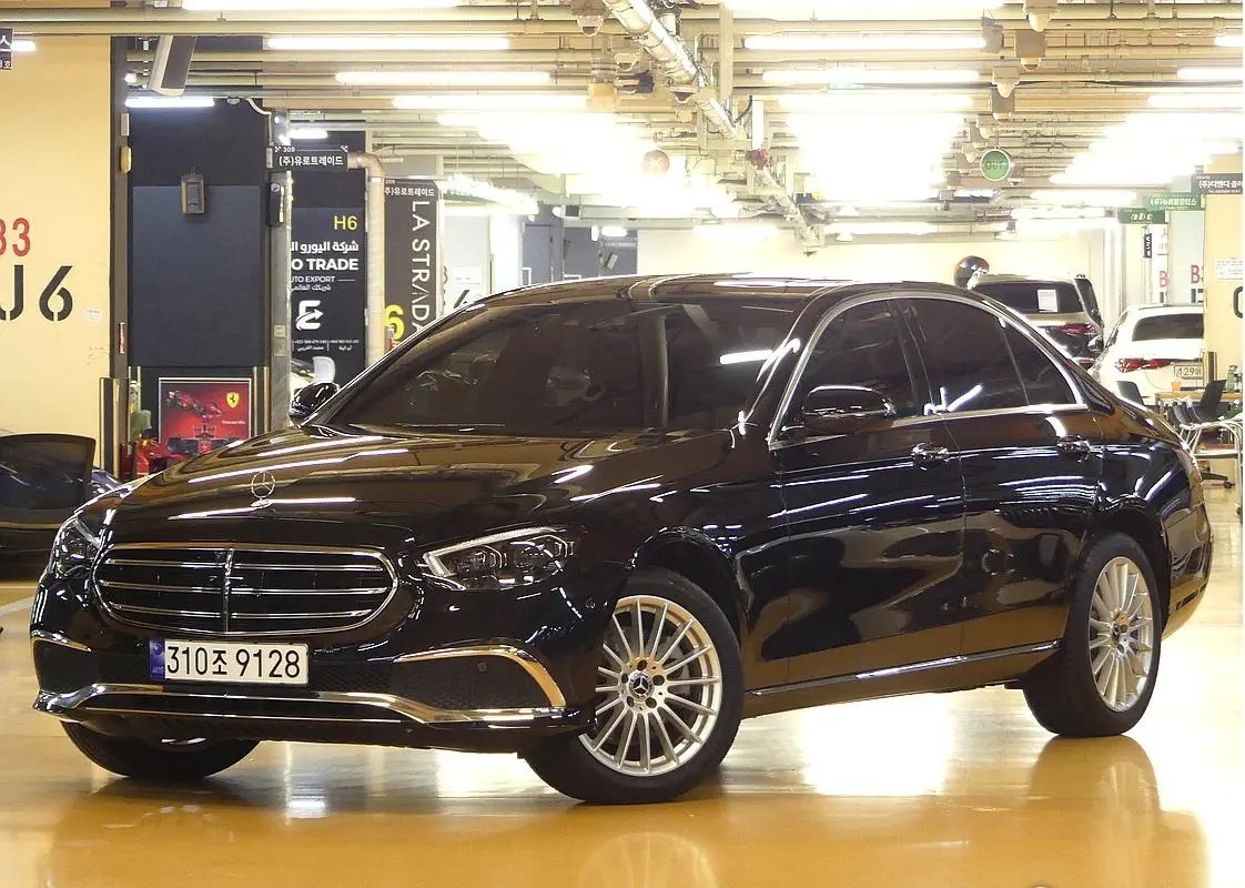 Mercedes-Benz E-Class 2023