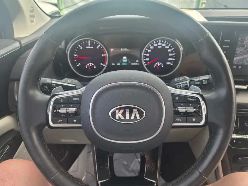 Купить Kia Carnival Jeonbuk из Кореи