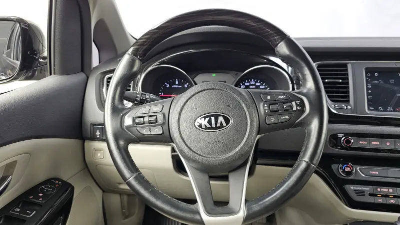 Купить Kia Carnival Gyeonggi из Кореи