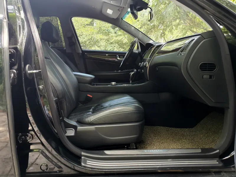 Hyundai Equus