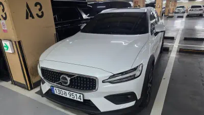 Volvo V60 2024