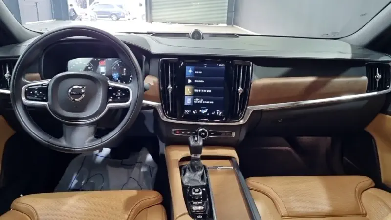 Volvo S90