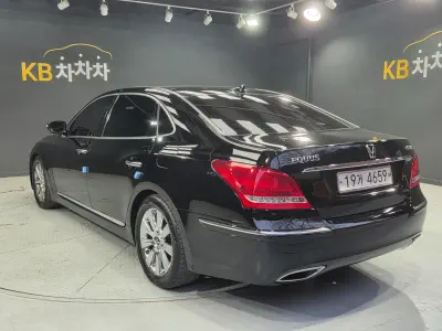 Hyundai Equus