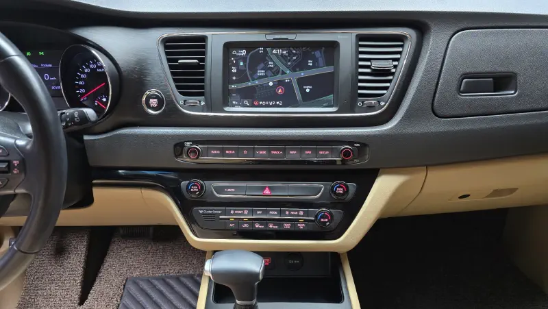 Kia Carnival