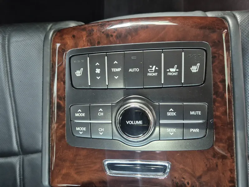 Hyundai Equus