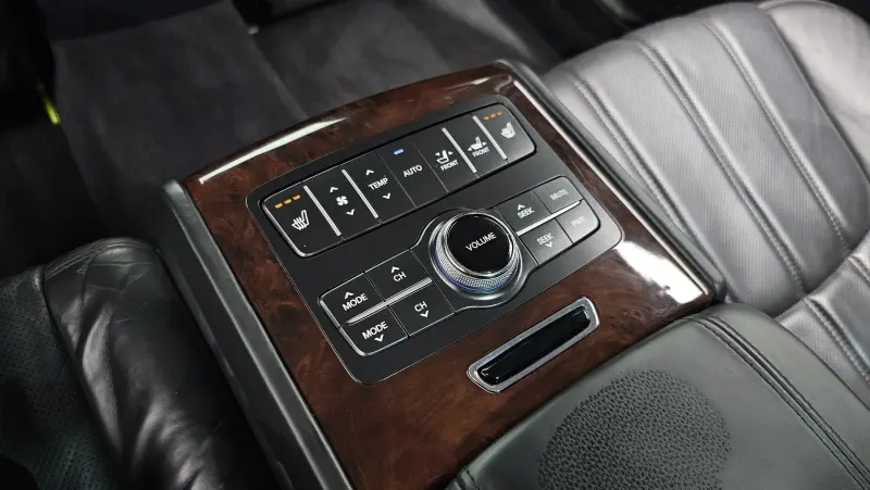 Hyundai Equus