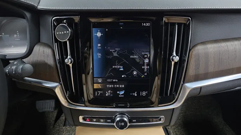 Volvo S90