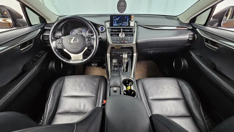 Lexus NX300h