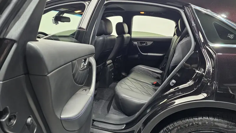 Infiniti QX70