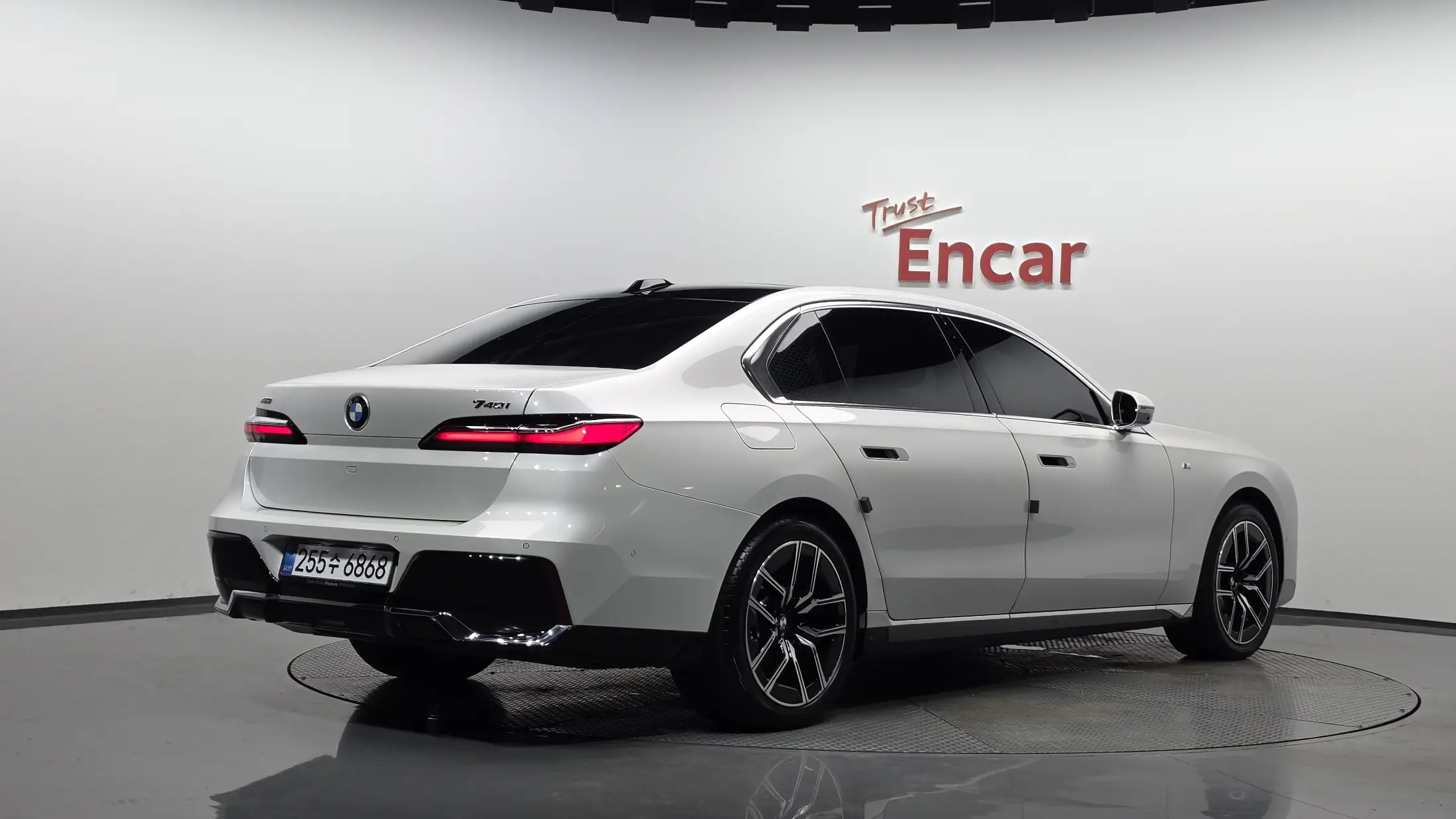 BMW 7-Series 2024