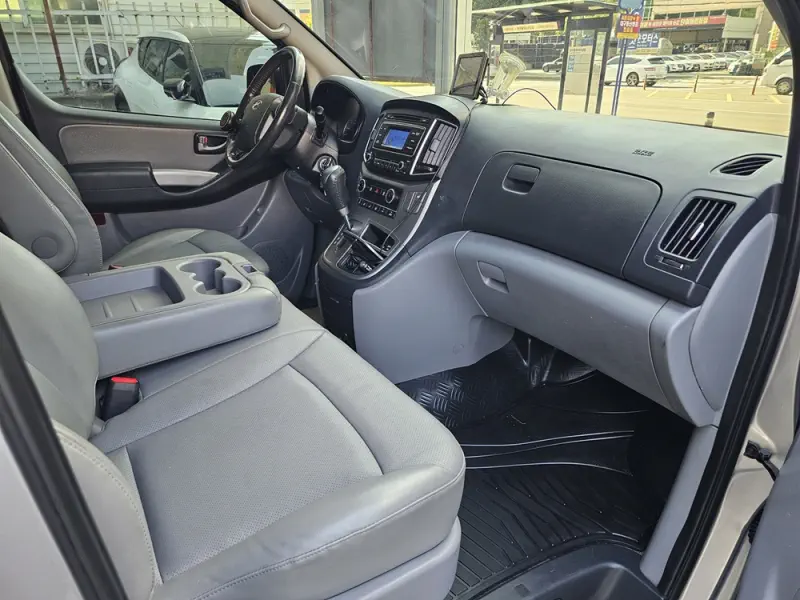 Hyundai Grand Starex