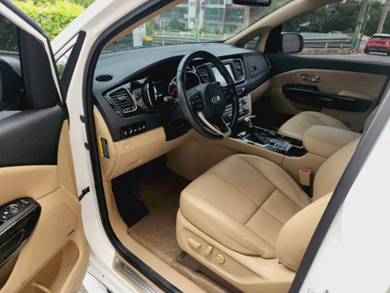 Купить Kia Carnival Jeonbuk из Кореи