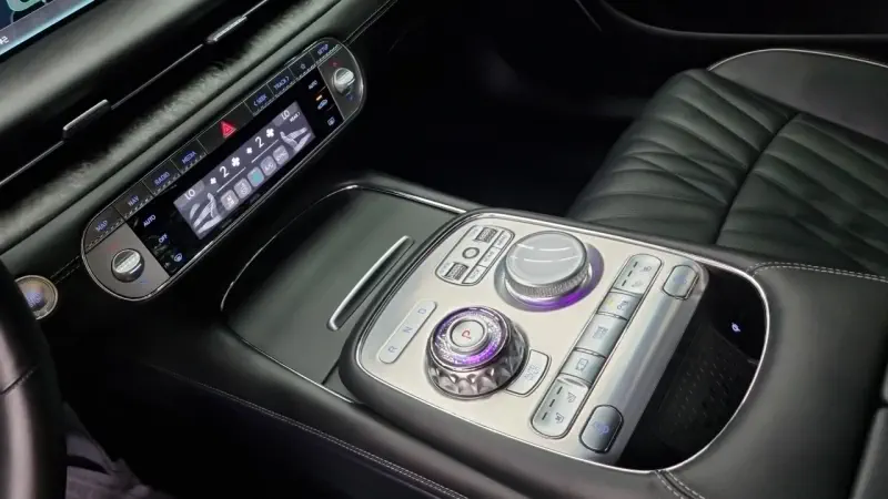 Genesis G90