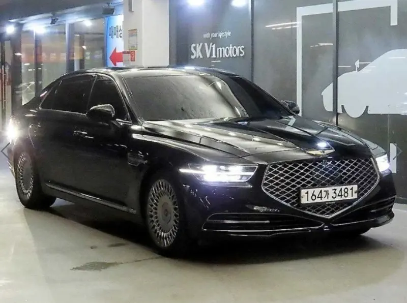 Genesis G90